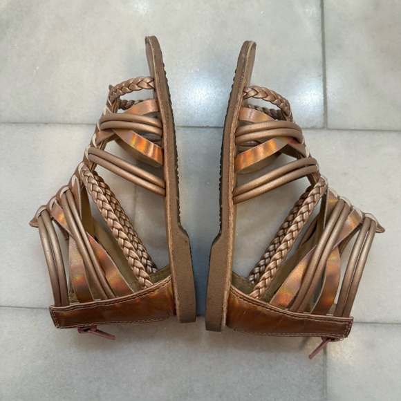 Girls Sonoma Iridescent Gold Gladiator Sandals - Picture 3 of 11
